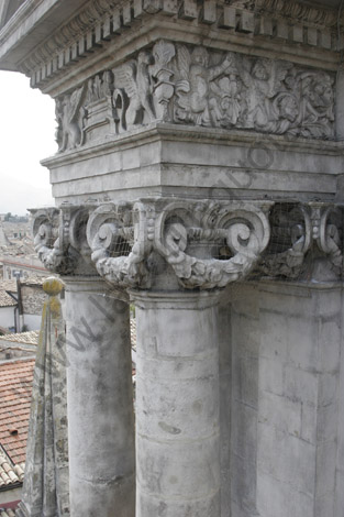 22 Sulmona Chiesa de#79E81F